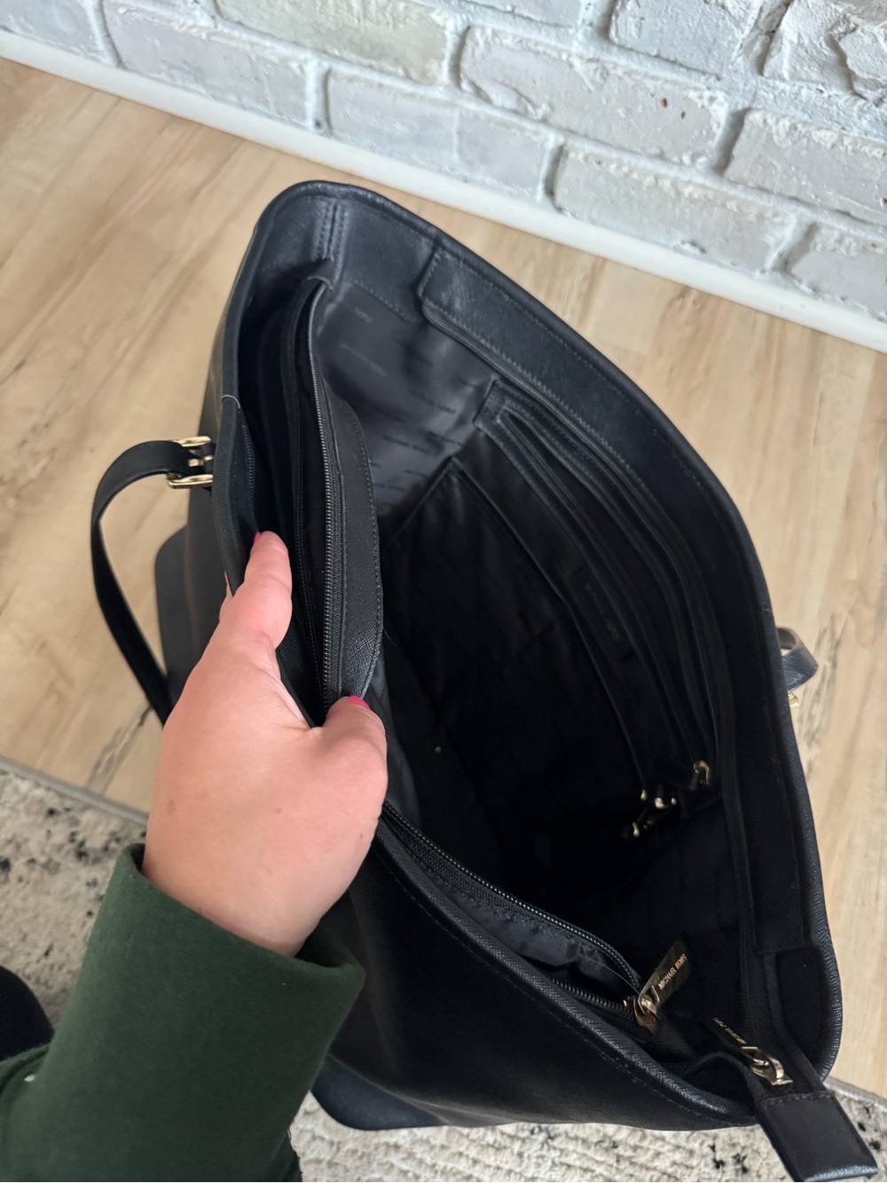 MK handbag - Picture 5 of 7